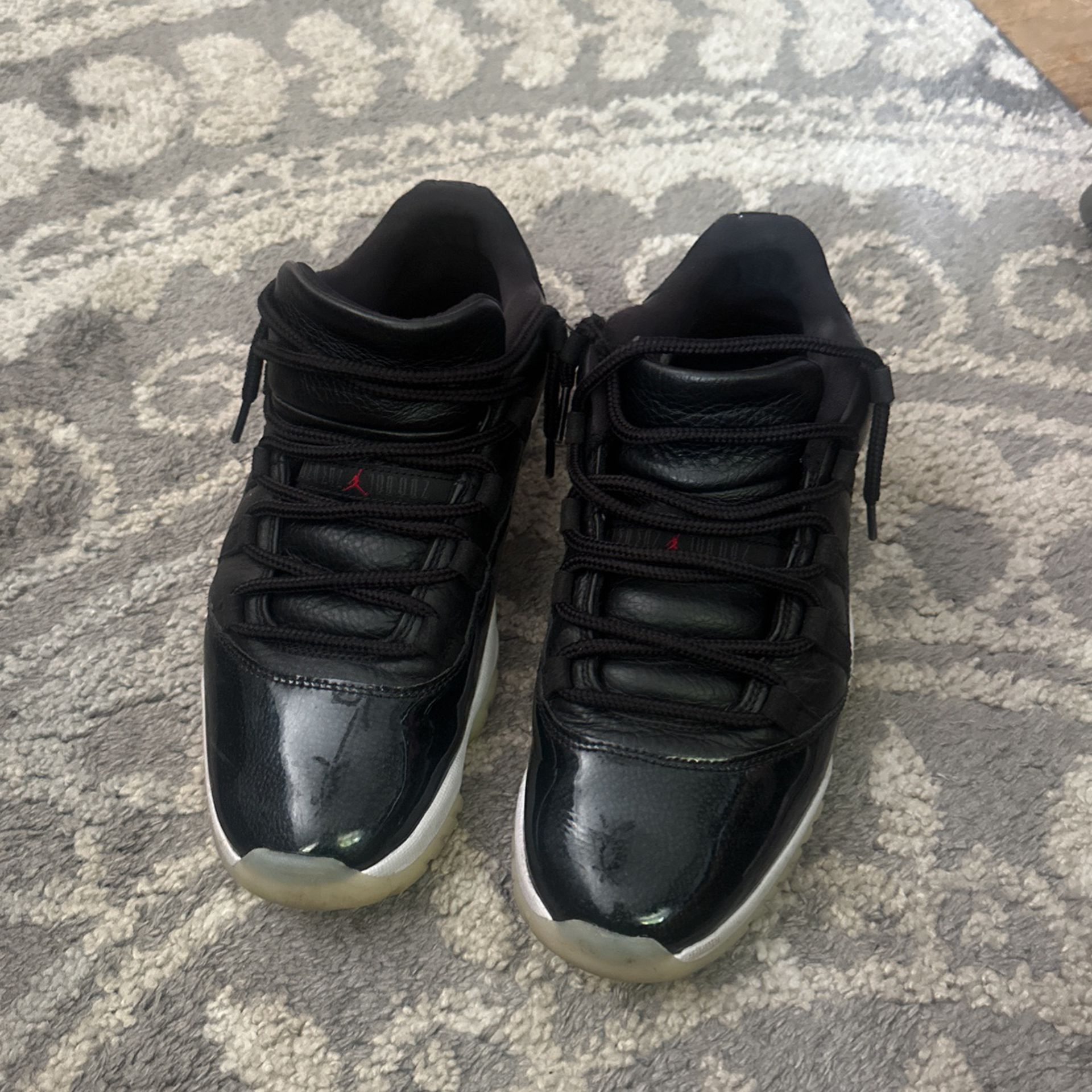 Jordan 11s, Black, size 10