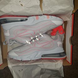 Nike 270 React. Brand New size 9.5
