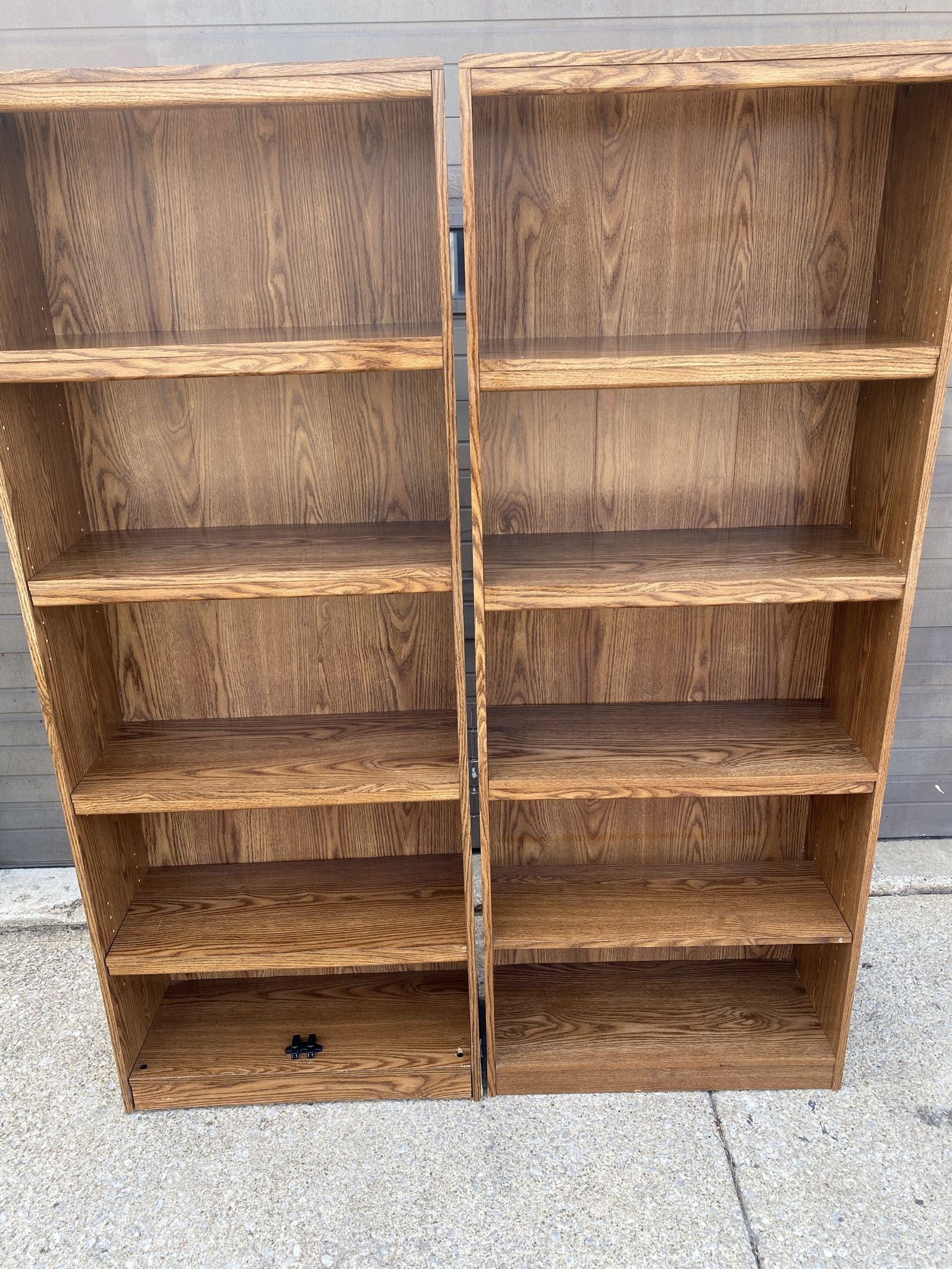 1 Left Wood Bookshelve 72x28x12D