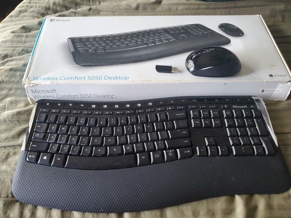 Microsoft Wireless Comfort 5050 Desktop