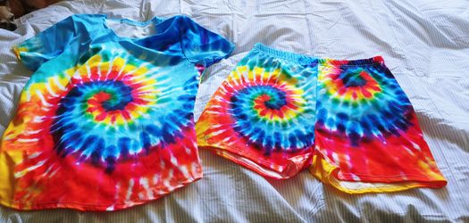 Tiedie short set