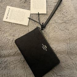 COACH Corner Zip Wristlet In Signature Jacquard