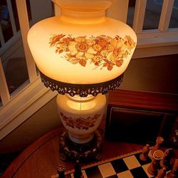 Vintage Lamp* Beautiful * Works Great! 