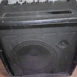 PEAVEY  KB4   Amplifier 