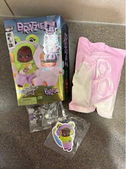 Bratiez blind box character is Felicia