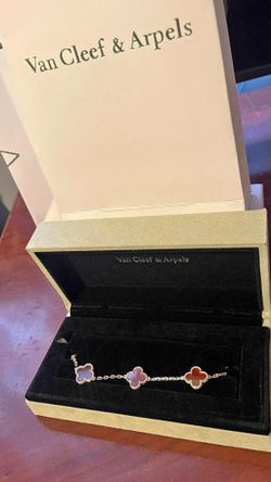 Van cleef chain red