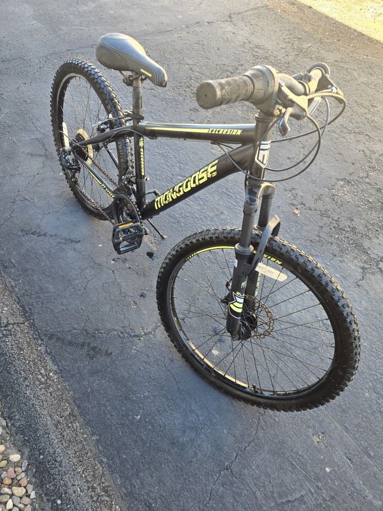 21 Speed Mongoose Excursion Mountain Bike .