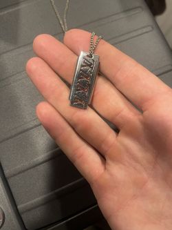 Louis Vuitton Barber Blade Necklace for Sale in Plainfield, IL - OfferUp