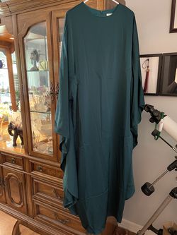 New ZAHRAA Los Angeles Nadine Abaya Kaftan M / Plume - Wrinkled from Storage