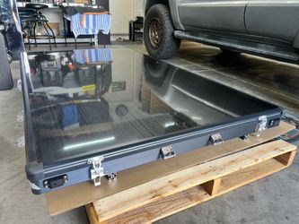 FS: Inspired Overland Carbonlite RTT (80lbs) free pull out awning