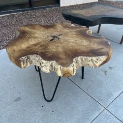 🌳✨ Live Edge Wood Coffee / Accent Table ($10 Delivery)