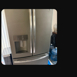 Adora series by GE energy star 27.7 cubic ft French door refrigerator $600 pr Best offer