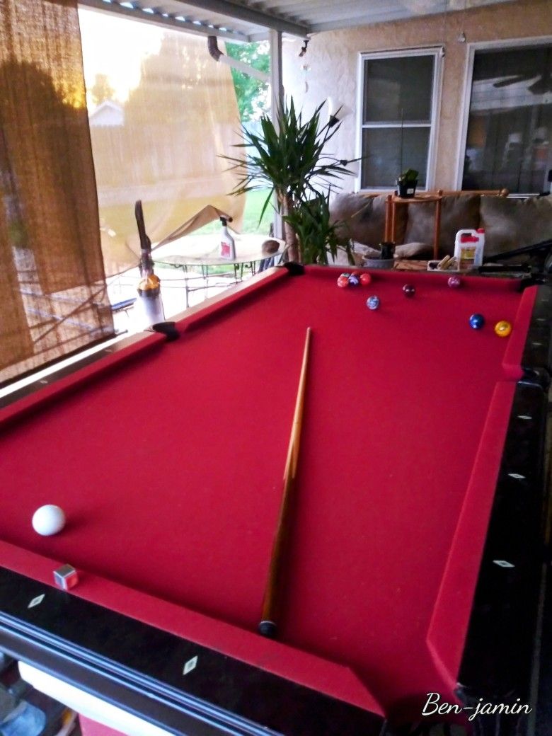 8' Pool Table 