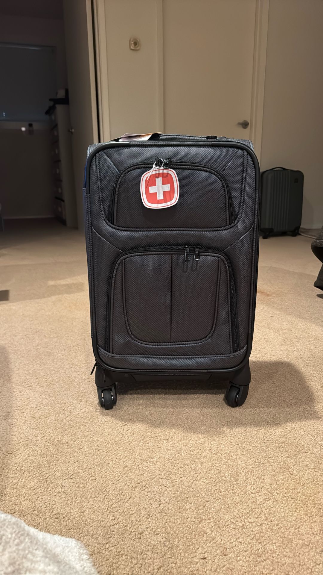 21” Spinner Swiss gear Luggage
