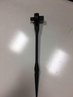 Dual head spud ratchet