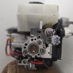 2003.2004.2005 Toyota 4Runner Abs Unit