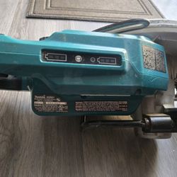 Makita  XSR01
