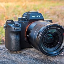 Sony 7sii With Zeiss 24-70mm Lens  With Box