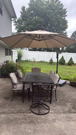 Premium Outdoor Patio Table & 6 Chairs with Cantilever