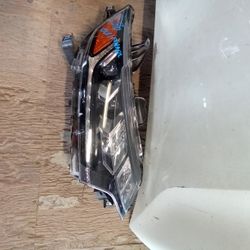 2020 Mitsubishi Outlander  Right Headlight