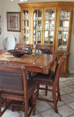 Boutique Store Display/China CABINET Thomasville