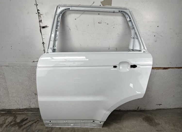 2013-2020 LAND ROVER RANGE ROVER 405 LEFT SIDE REAR WHITE DOOR SHELL OEM