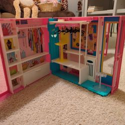 Barbie's Closet 