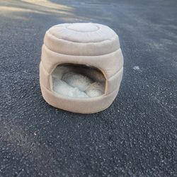 CUTE PET BED SMALL DOG AND OR CAT