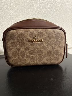 *NOT FREE message me for prices on each purse