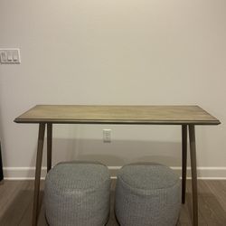 Console Table + 2 Poofs