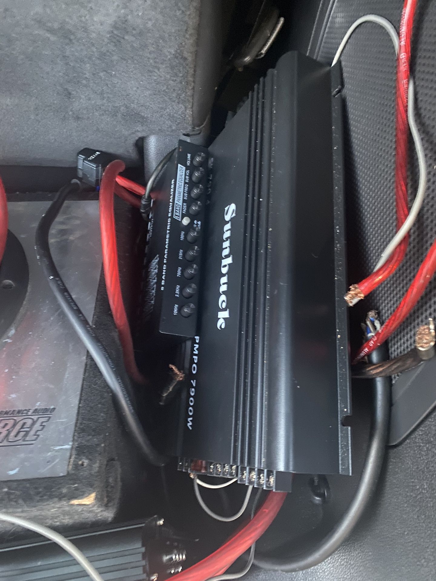 2 Amps And One EQ One Voice Amp And One Bass Amp