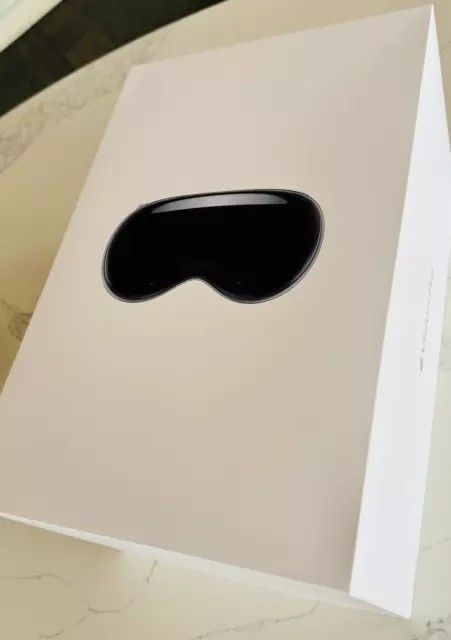 Brand New Sealed Apple Vision Pro 1TB Solo Band-M