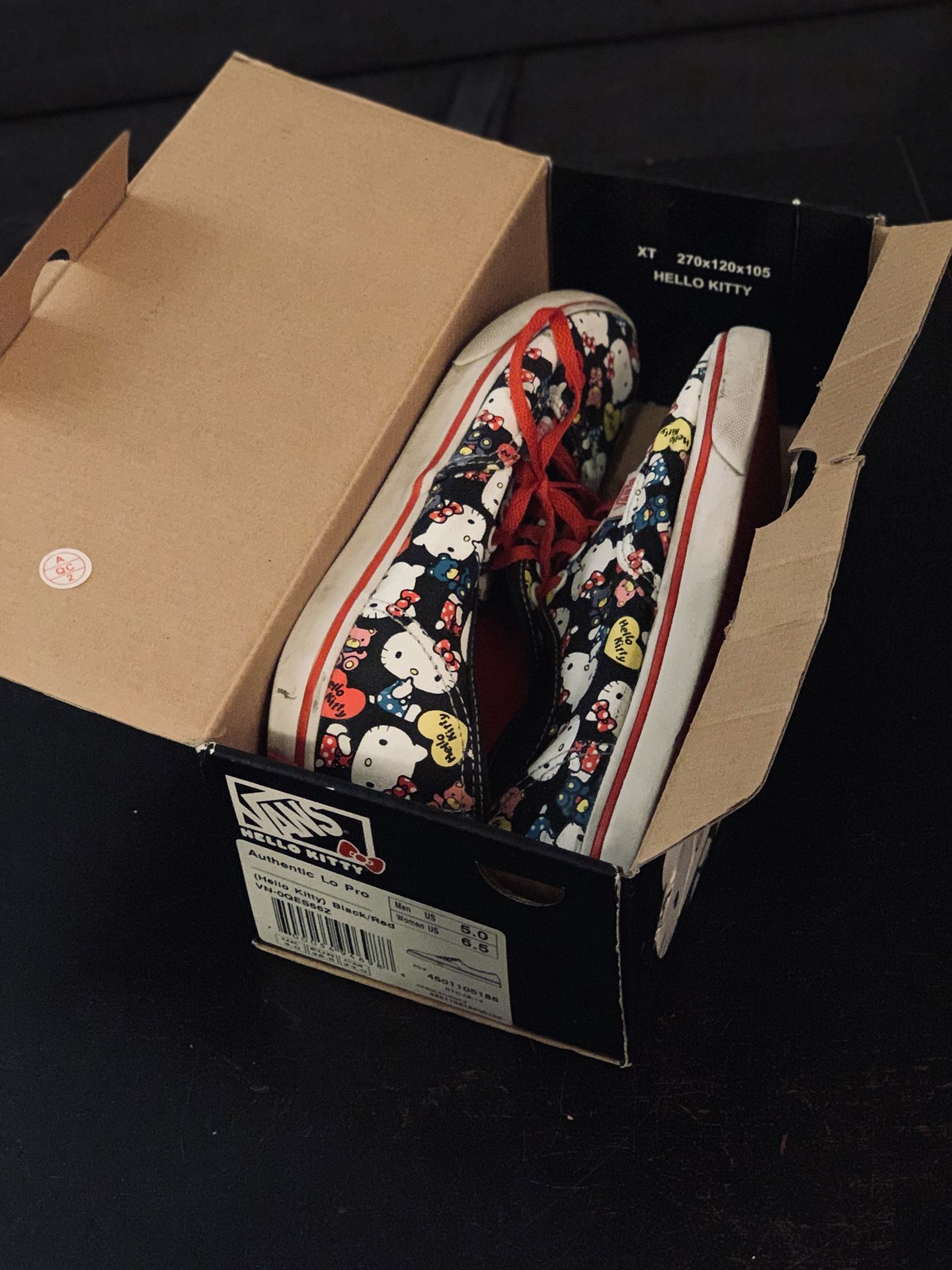 Hello Kitty Vans “Off the Wall” Lo Pro size 6.5