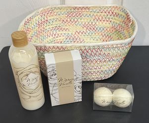 NEW SEALED Warm Vanilla Body Lotion, Bath Soak & Fizzers in Basket $10 for All