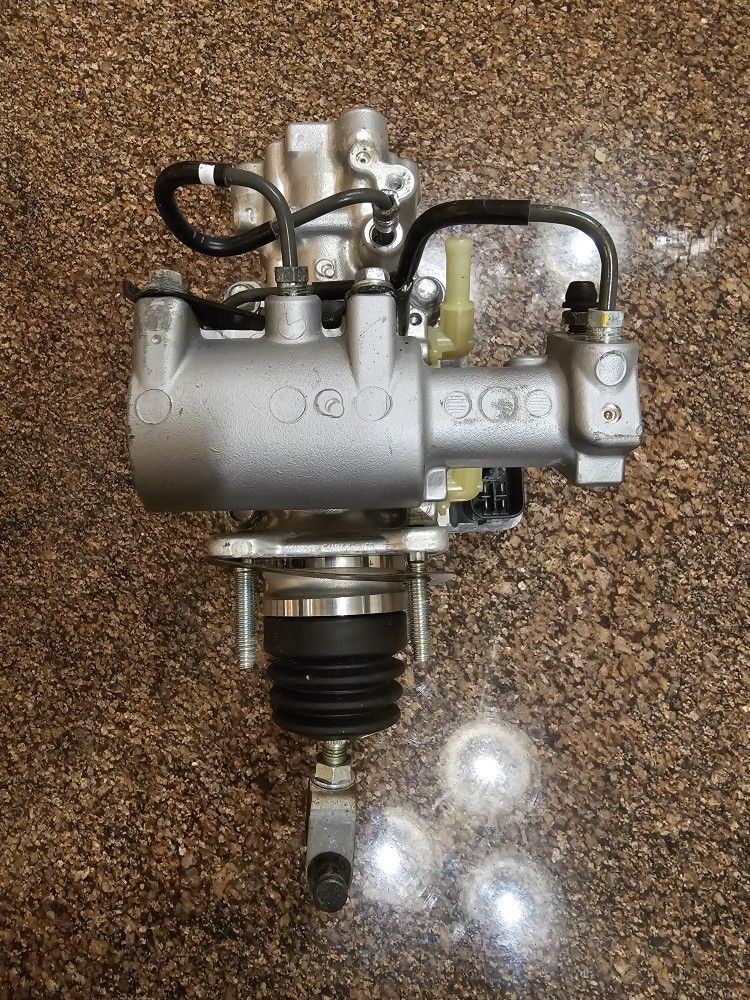 2010-2015 Toyota Prius Hybrid ABS Brake Pump Assembly 47270-47030