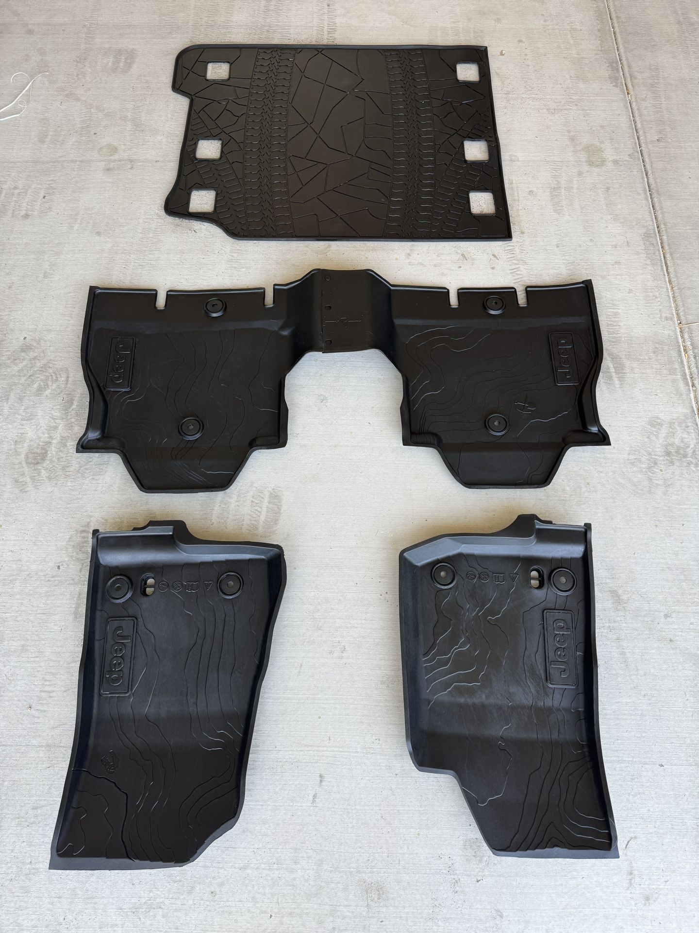 Mopar Jeep Wrangler Unlimited 4-Door Black All-Weather 4-Piece Floor Mat Set