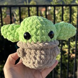 Baby Yoda handmade 🧶 crochet 🧶 plushie