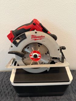 Milwaukee Circular Saw