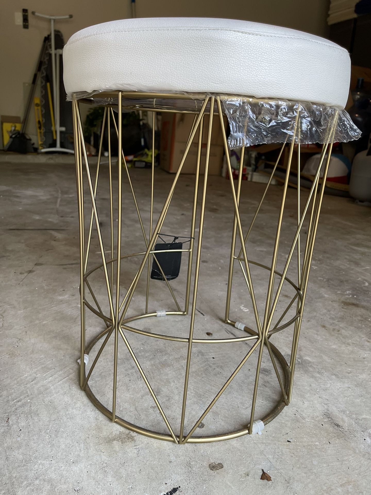 Keira Glazed Gold Wire Vanity Stool & Padded White Faux Leather Seat