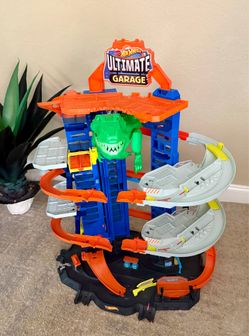T-Rex Hot Wheels City Ultimate Garage