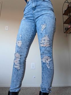 ALMOST FAMOUS RIPPED HIGH-RISE SKINNY JEANS SIZE 3