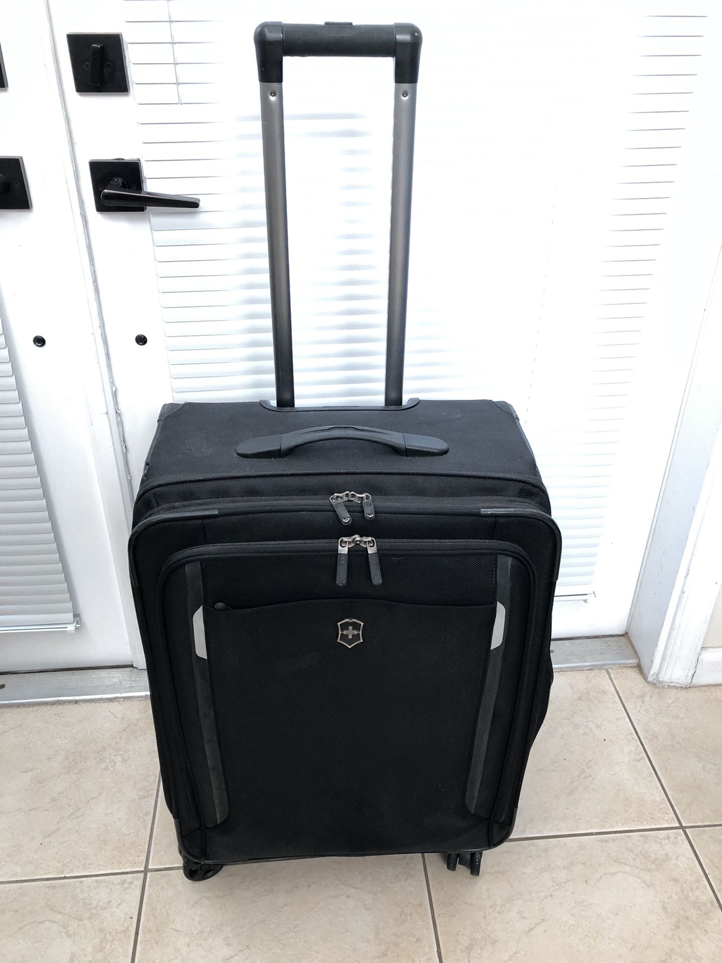 Victorinox Werks Traveler 6.0 Softside Large Spinner Suitcase
