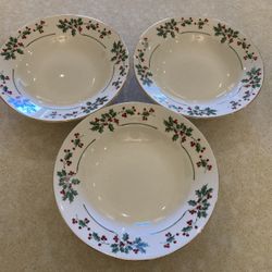 3 Christmas Bowls & 2 Plates
