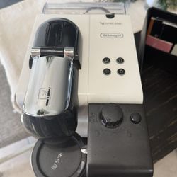 Delonghi Nespresso Lattissima+ Coffee Machine