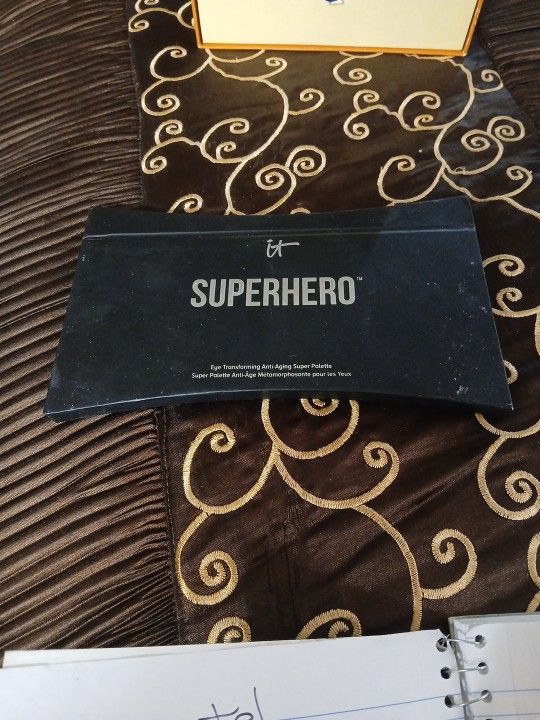 It Superhero Makeup Palette