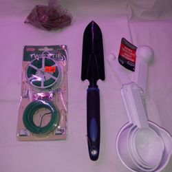 Plant Tools + Vermiculyte For Sale 
