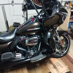 Road glide Ultra Classic Limited 2020 1300mi
