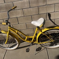 Schwinn lady Beach Cruiser