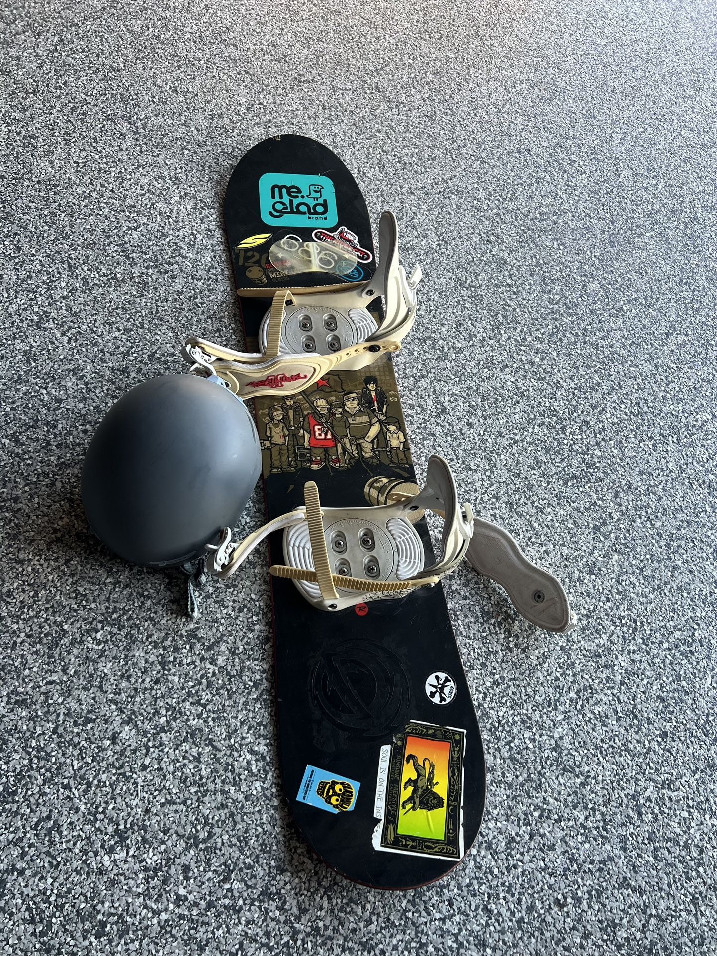 Youth Snowboard With Bindings And Helmet 119cm  $185