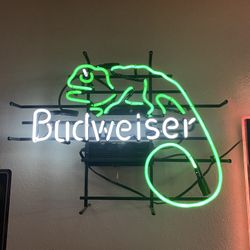 Budweiser Iguana Neon Beer Sign 